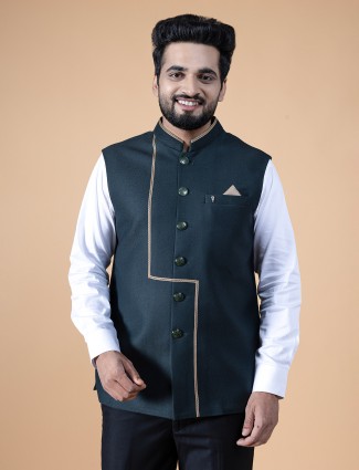 Trendy black textured waistcoat