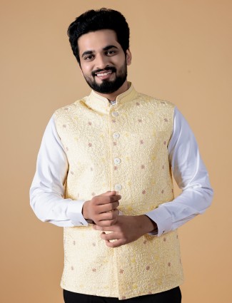 Yellow embroidery waistcoat in silk